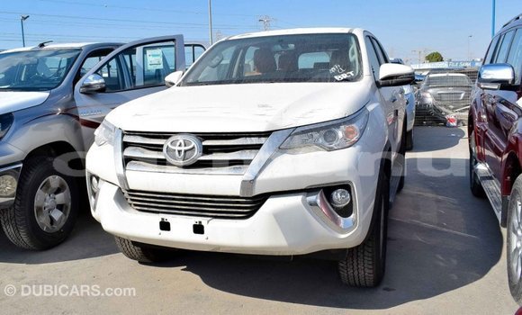 Acheter Import Voiture Toyota Fortuner Blanc à Import - Dubai, Région de la Bouenza Acheter Import Voiture Toyota Fortuner Blanc à Import - Dubai, Région de la Bouenza
