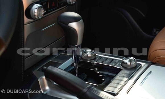 Buy Import Toyota Land Cruiser White Car in Import - Dubai in Region of Bouenza Buy Import Toyota Land Cruiser White Car in Import - Dubai in Region of Bouenza