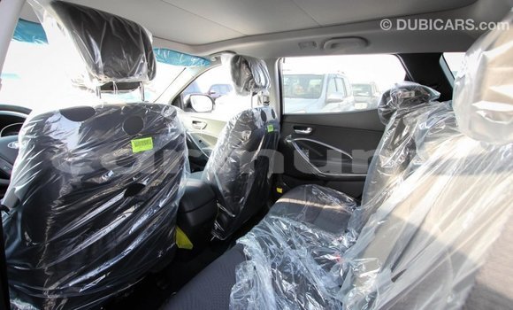 Acheter Import Voiture Hyundai Santa Fe Blanc à Import - Dubai, Région de la Bouenza Acheter Import Voiture Hyundai Santa Fe Blanc à Import - Dubai, Région de la Bouenza
