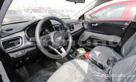 Acheter Import Voiture Kia Rio Blanc à Import - Dubai, Région de la Bouenza Acheter Import Voiture Kia Rio Blanc à Import - Dubai, Région de la Bouenza