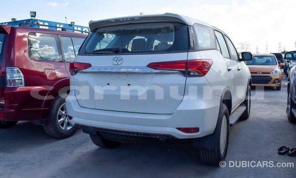 Acheter Import Voiture Toyota Fortuner Blanc à Import - Dubai, Région de la Bouenza Acheter Import Voiture Toyota Fortuner Blanc à Import - Dubai, Région de la Bouenza