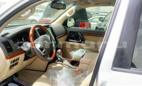 Buy Import Toyota Land Cruiser Other Car in Import - Dubai in Region of Bouenza Buy Import Toyota Land Cruiser Other Car in Import - Dubai in Region of Bouenza