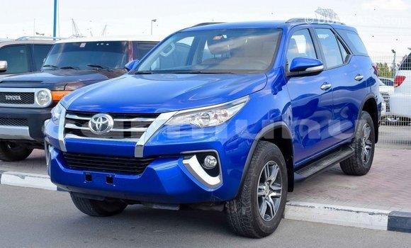 Acheter Import Voiture Toyota Fortuner Bleu à Import - Dubai, Région de la Bouenza Acheter Import Voiture Toyota Fortuner Bleu à Import - Dubai, Région de la Bouenza