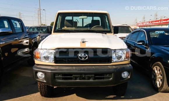 Acheter Import Voiture Toyota Land Cruiser Beige à Import - Dubai, Région de la Bouenza Acheter Import Voiture Toyota Land Cruiser Beige à Import - Dubai, Région de la Bouenza