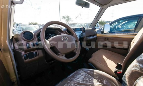 Acheter Import Voiture Toyota Land Cruiser Beige à Import - Dubai, Région de la Bouenza Acheter Import Voiture Toyota Land Cruiser Beige à Import - Dubai, Région de la Bouenza