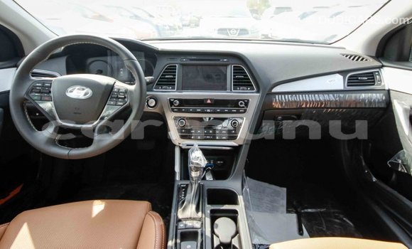 Buy Import Hyundai Sonata White Car in Import - Dubai in Region of Bouenza Buy Import Hyundai Sonata White Car in Import - Dubai in Region of Bouenza