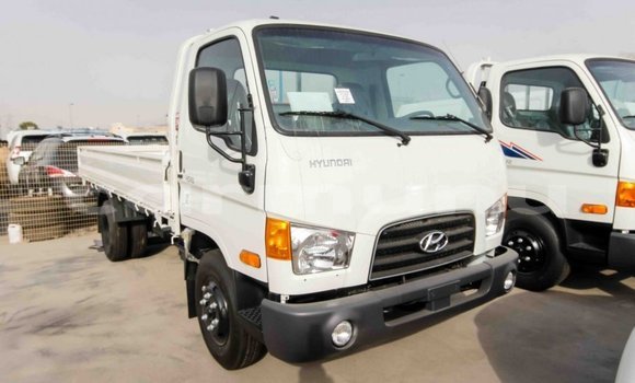 Acheter Import Utilitaire Hyundai Chorus Blanc à Import - Dubai, Région de la Bouenza