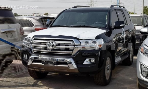 Acheter Import Voiture Toyota Land Cruiser Noir à Import - Dubai, Région de la Bouenza Acheter Import Voiture Toyota Land Cruiser Noir à Import - Dubai, Région de la Bouenza