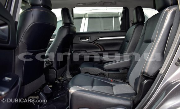 Acheter Import Voiture Toyota Highlander Autre à Import - Dubai, Région de la Bouenza Acheter Import Voiture Toyota Highlander Autre à Import - Dubai, Région de la Bouenza
