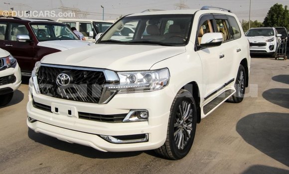 Buy Import Toyota Land Cruiser White Car in Import - Dubai in Region of Bouenza Buy Import Toyota Land Cruiser White Car in Import - Dubai in Region of Bouenza