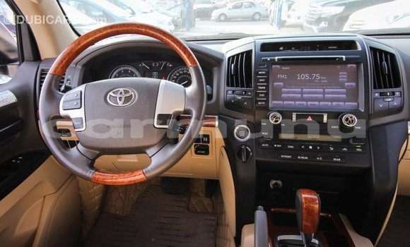 Buy Import Toyota Land Cruiser White Car in Import - Dubai in Region of Bouenza Buy Import Toyota Land Cruiser White Car in Import - Dubai in Region of Bouenza