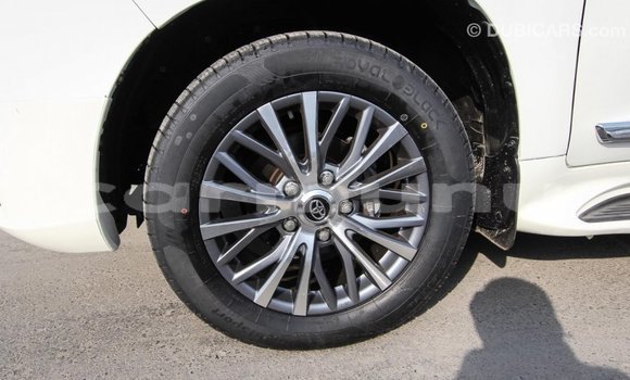 Buy Import Toyota Land Cruiser White Car in Import - Dubai in Region of Bouenza Buy Import Toyota Land Cruiser White Car in Import - Dubai in Region of Bouenza