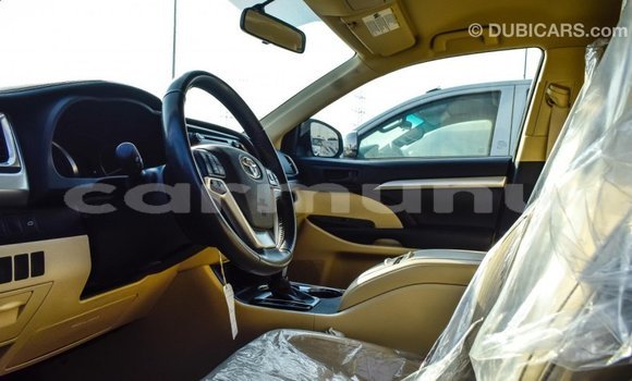Buy Import Toyota Highlander Black Car in Import - Dubai in Region of Bouenza Buy Import Toyota Highlander Black Car in Import - Dubai in Region of Bouenza