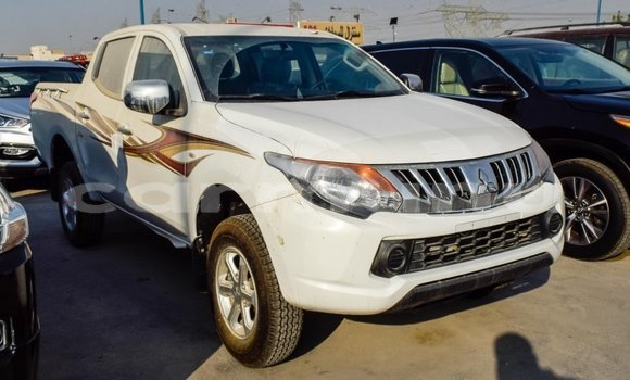 Acheter Import Voiture Mitsubishi L200 Blanc à Import - Dubai, Région de la Bouenza Acheter Import Voiture Mitsubishi L200 Blanc à Import - Dubai, Région de la Bouenza