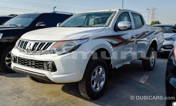 Acheter Import Voiture Mitsubishi L200 Blanc à Import - Dubai, Région de la Bouenza Acheter Import Voiture Mitsubishi L200 Blanc à Import - Dubai, Région de la Bouenza