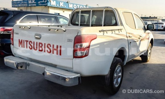 Acheter Import Voiture Mitsubishi L200 Blanc à Import - Dubai, Région de la Bouenza Acheter Import Voiture Mitsubishi L200 Blanc à Import - Dubai, Région de la Bouenza