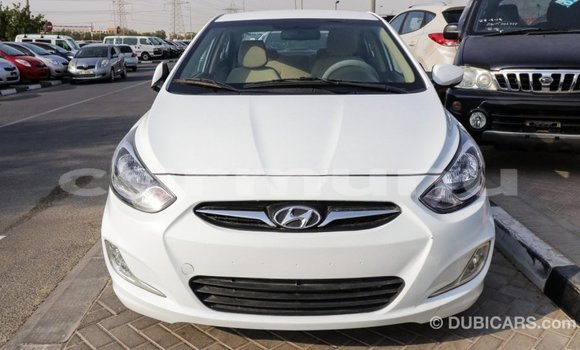 Acheter Import Voiture Hyundai Accent Blanc à Import - Dubai, Région de la Bouenza Acheter Import Voiture Hyundai Accent Blanc à Import - Dubai, Région de la Bouenza