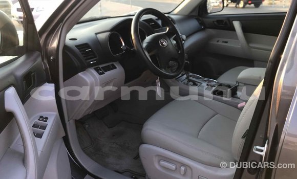 Buy Import Toyota Highlander Other Car in Import - Dubai in Region of Bouenza Buy Import Toyota Highlander Other Car in Import - Dubai in Region of Bouenza