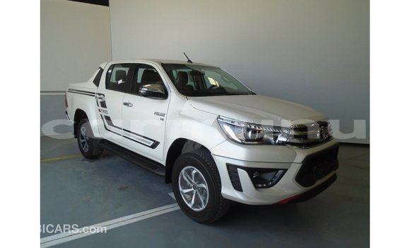 Buy Import Toyota Hilux White Car in Import - Dubai in Region of Bouenza Buy Import Toyota Hilux White Car in Import - Dubai in Region of Bouenza