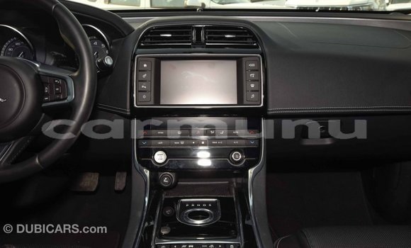 Acheter Import Voiture Jaguar XE Rouge à Import - Dubai, Région de la Bouenza Acheter Import Voiture Jaguar XE Rouge à Import - Dubai, Région de la Bouenza