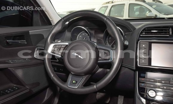 Acheter Import Voiture Jaguar XE Rouge à Import - Dubai, Région de la Bouenza Acheter Import Voiture Jaguar XE Rouge à Import - Dubai, Région de la Bouenza
