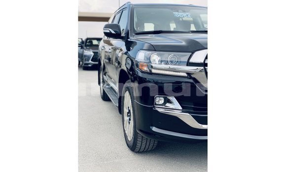Buy Import Toyota Land Cruiser Black Car in Import - Dubai in Region of Bouenza Buy Import Toyota Land Cruiser Black Car in Import - Dubai in Region of Bouenza