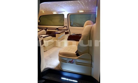 Buy Import Mercedes-Benz 250 Black Car in Import - Dubai in Region of Bouenza Buy Import Mercedes-Benz 250 Black Car in Import - Dubai in Region of Bouenza