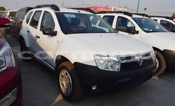 Acheter Import Voiture Renault Duster Blanc à Import - Dubai, Région de la Bouenza