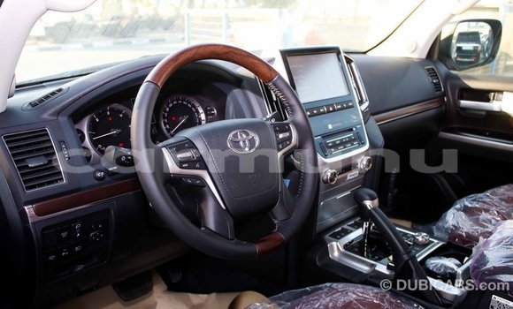 Acheter Import Voiture Toyota Land Cruiser Noir à Import - Dubai, Région de la Bouenza Acheter Import Voiture Toyota Land Cruiser Noir à Import - Dubai, Région de la Bouenza