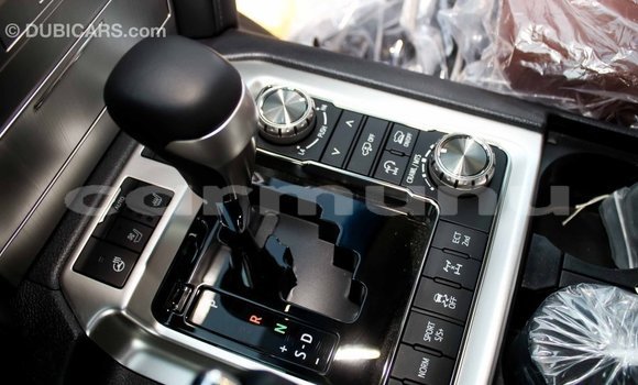 Acheter Import Voiture Toyota Land Cruiser Noir à Import - Dubai, Région de la Bouenza Acheter Import Voiture Toyota Land Cruiser Noir à Import - Dubai, Région de la Bouenza