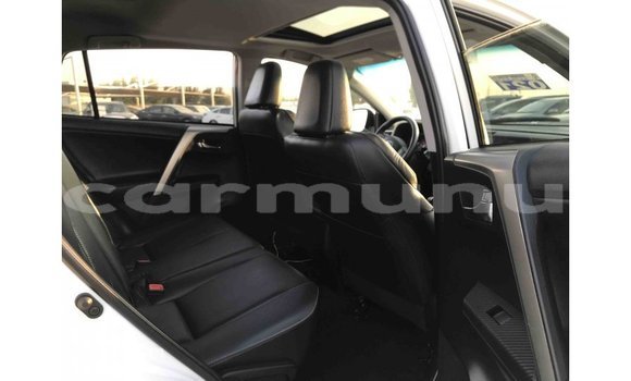 Buy Import Toyota HiAce White Truck in Import - Dubai in Region of Bouenza Buy Import Toyota HiAce White Truck in Import - Dubai in Region of Bouenza