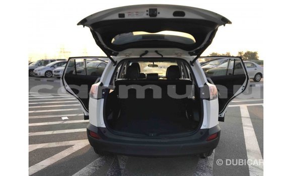 Buy Import Toyota HiAce White Truck in Import - Dubai in Region of Bouenza Buy Import Toyota HiAce White Truck in Import - Dubai in Region of Bouenza