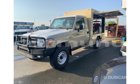 Buy Import Toyota Land Cruiser Beige Car in Import - Dubai in Region of Bouenza Buy Import Toyota Land Cruiser Beige Car in Import - Dubai in Region of Bouenza