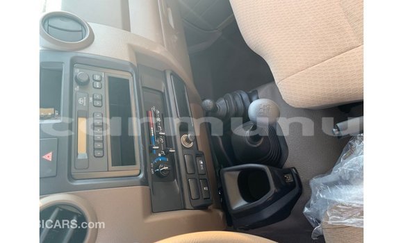 Buy Import Toyota Land Cruiser Beige Car in Import - Dubai in Region of Bouenza Buy Import Toyota Land Cruiser Beige Car in Import - Dubai in Region of Bouenza