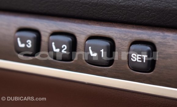 Acheter Import Voiture Toyota Land Cruiser Blanc à Import - Dubai, Région de la Bouenza Acheter Import Voiture Toyota Land Cruiser Blanc à Import - Dubai, Région de la Bouenza