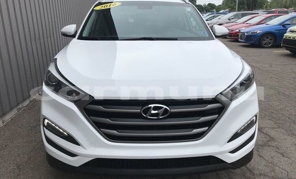 Buy Used Hyundai Santa Fe White Car in Brazzaville in Municipality of Brazzaville Buy Used Hyundai Santa Fe White Car in Brazzaville in Municipality of Brazzaville