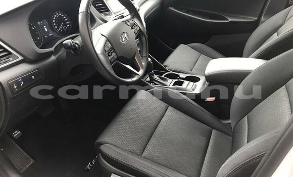 Buy Used Hyundai Santa Fe White Car in Brazzaville in Municipality of Brazzaville Buy Used Hyundai Santa Fe White Car in Brazzaville in Municipality of Brazzaville