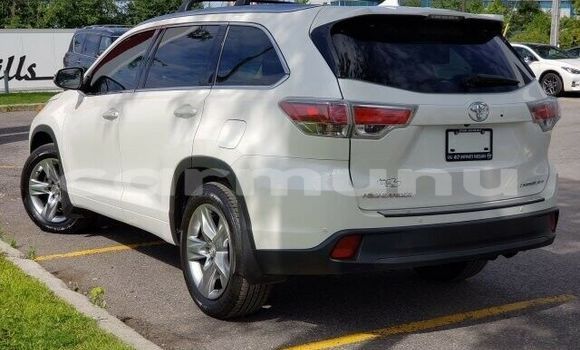 Buy Used Toyota Highlander White Car in Brazzaville in Municipality of Brazzaville Buy Used Toyota Highlander White Car in Brazzaville in Municipality of Brazzaville