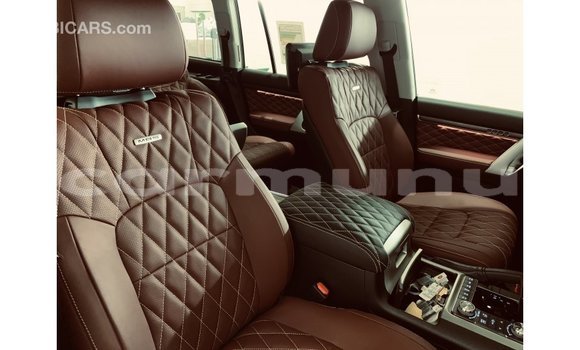 Buy Import Toyota Land Cruiser Black Car in Import - Dubai in Region of Bouenza Buy Import Toyota Land Cruiser Black Car in Import - Dubai in Region of Bouenza