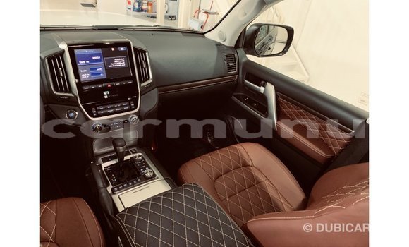 Buy Import Toyota Land Cruiser Black Car in Import - Dubai in Region of Bouenza Buy Import Toyota Land Cruiser Black Car in Import - Dubai in Region of Bouenza