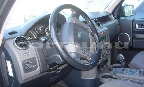 Buy Used Land Rover Discovery Green Car in Madingou in Region of Bouenza Buy Used Land Rover Discovery Green Car in Madingou in Region of Bouenza