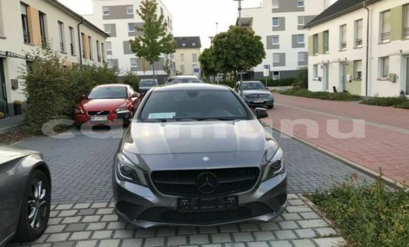 Buy Used Mercedes-Benz 200 Other Car in Ouesso in Sangha Buy Used Mercedes-Benz 200 Other Car in Ouesso in Sangha