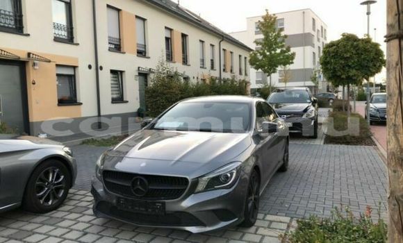 Buy Used Mercedes-Benz 200 Other Car in Ouesso in Sangha Buy Used Mercedes-Benz 200 Other Car in Ouesso in Sangha