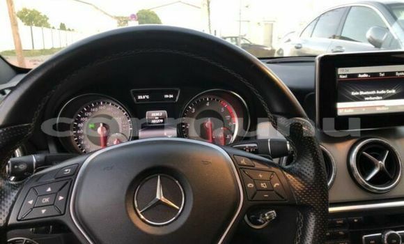 Buy Used Mercedes-Benz 200 Other Car in Ouesso in Sangha Buy Used Mercedes-Benz 200 Other Car in Ouesso in Sangha