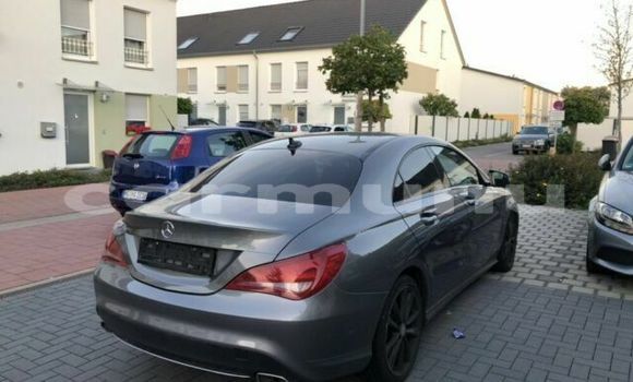 Buy Used Mercedes-Benz 200 Other Car in Ouesso in Sangha Buy Used Mercedes-Benz 200 Other Car in Ouesso in Sangha