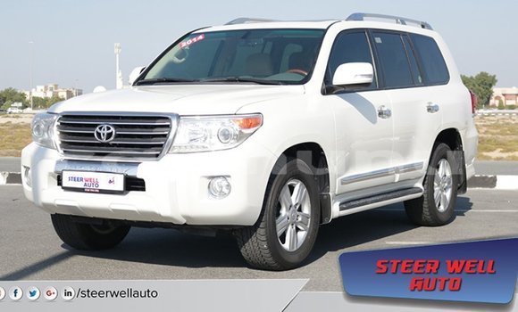 Acheter Import Voiture Toyota Land Cruiser Blanc à Import - Dubai, Région de la Bouenza Acheter Import Voiture Toyota Land Cruiser Blanc à Import - Dubai, Région de la Bouenza