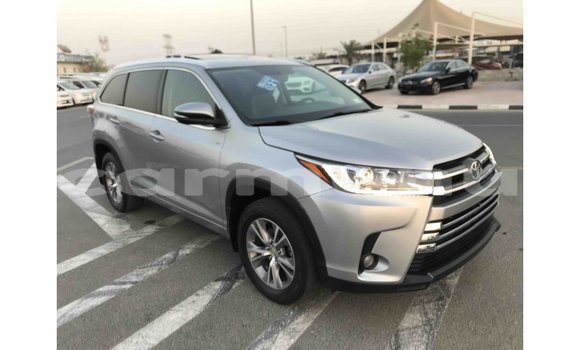 Buy Import Toyota Highlander Other Car in Import - Dubai in Region of Bouenza Buy Import Toyota Highlander Other Car in Import - Dubai in Region of Bouenza