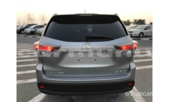 Buy Import Toyota Highlander Other Car in Import - Dubai in Region of Bouenza Buy Import Toyota Highlander Other Car in Import - Dubai in Region of Bouenza