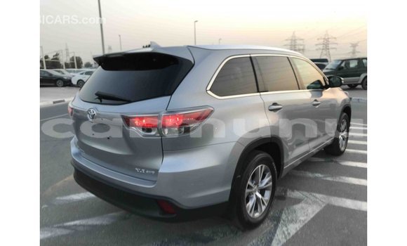 Buy Import Toyota Highlander Other Car in Import - Dubai in Region of Bouenza Buy Import Toyota Highlander Other Car in Import - Dubai in Region of Bouenza