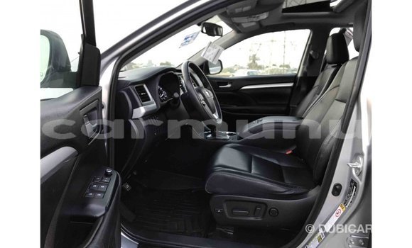 Buy Import Toyota Highlander Other Car in Import - Dubai in Region of Bouenza Buy Import Toyota Highlander Other Car in Import - Dubai in Region of Bouenza